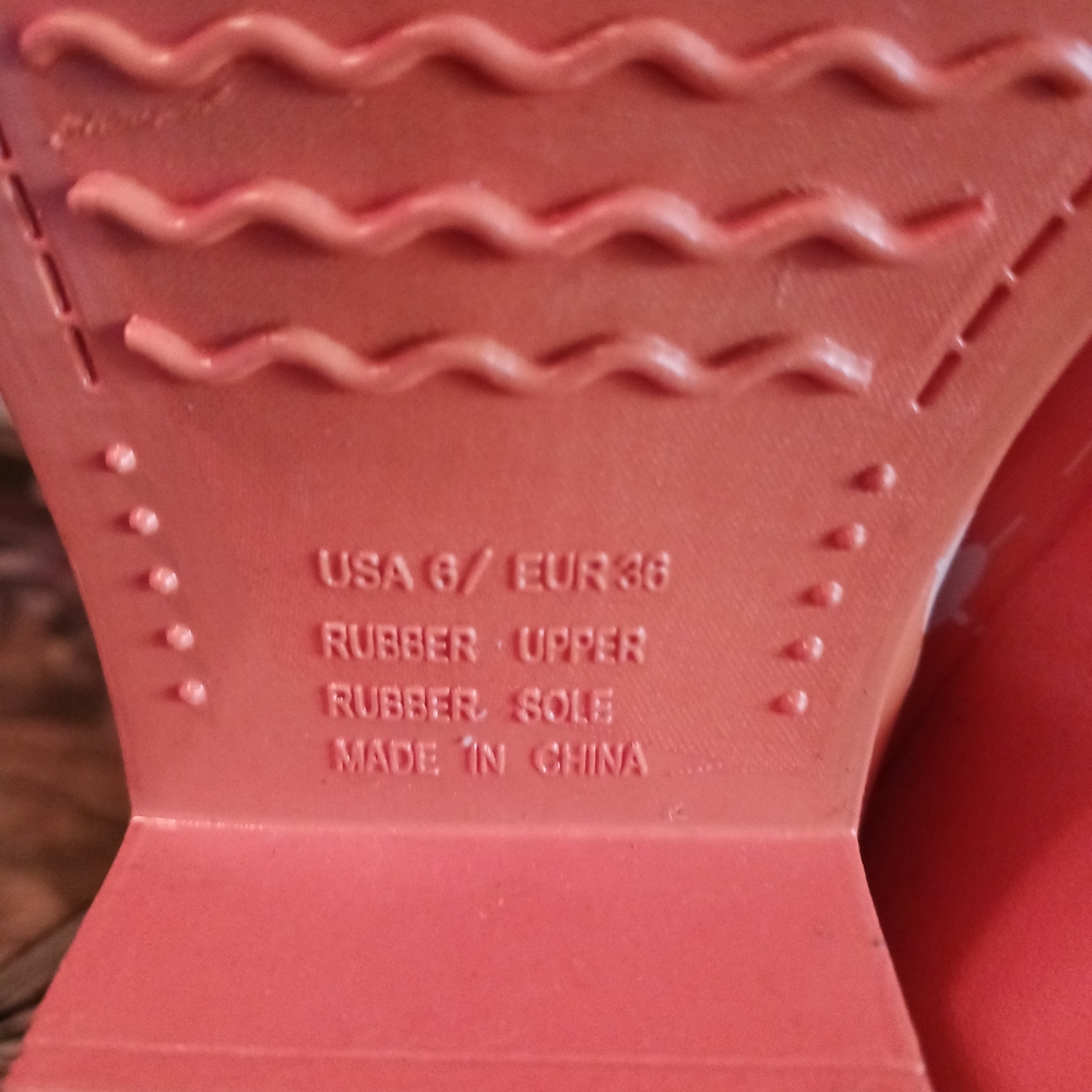Stylish Tan Patterned Women's Winter Boots - Picture 5 of 5